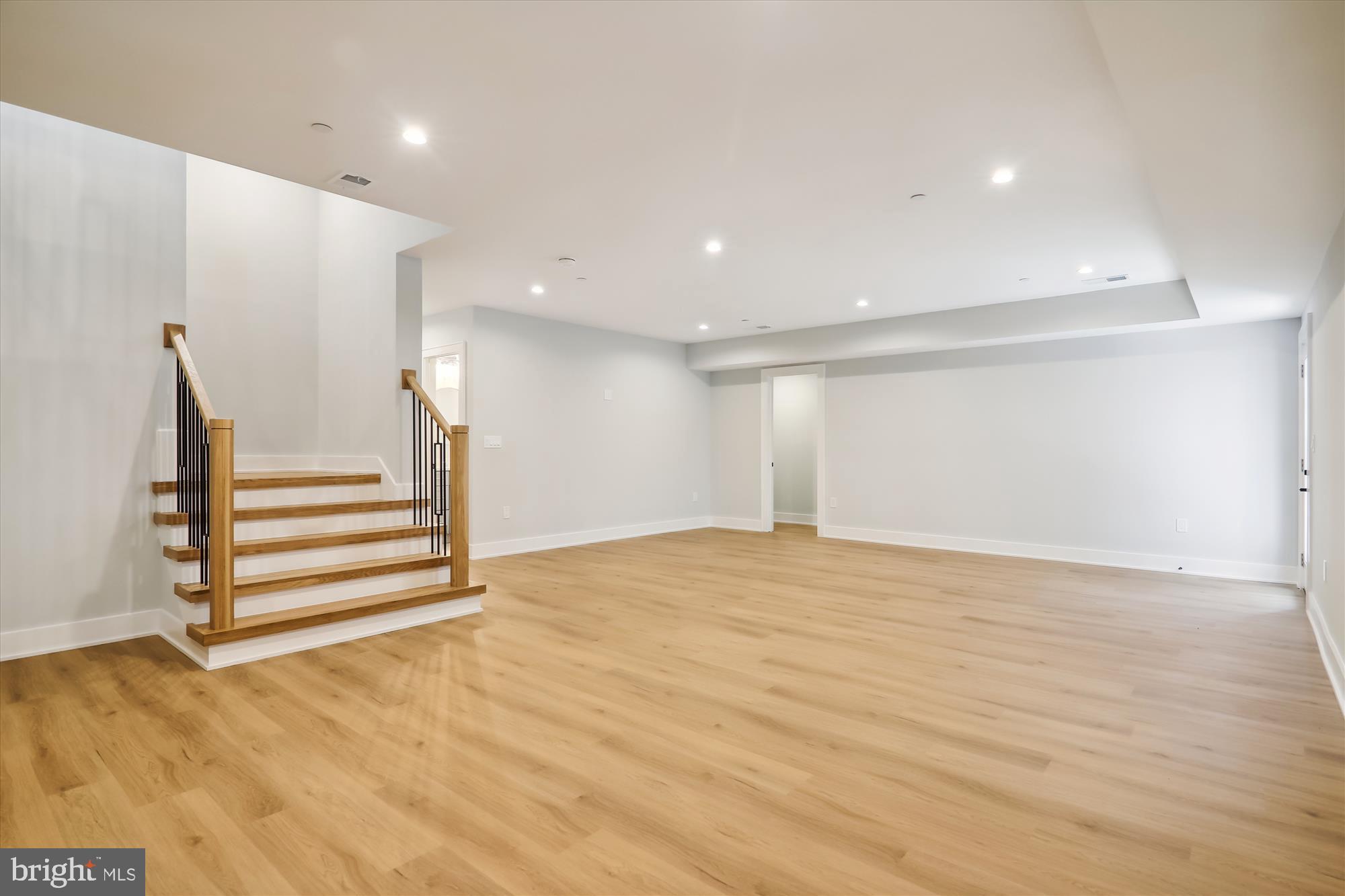 KENSINGTON ESTATES - Residential