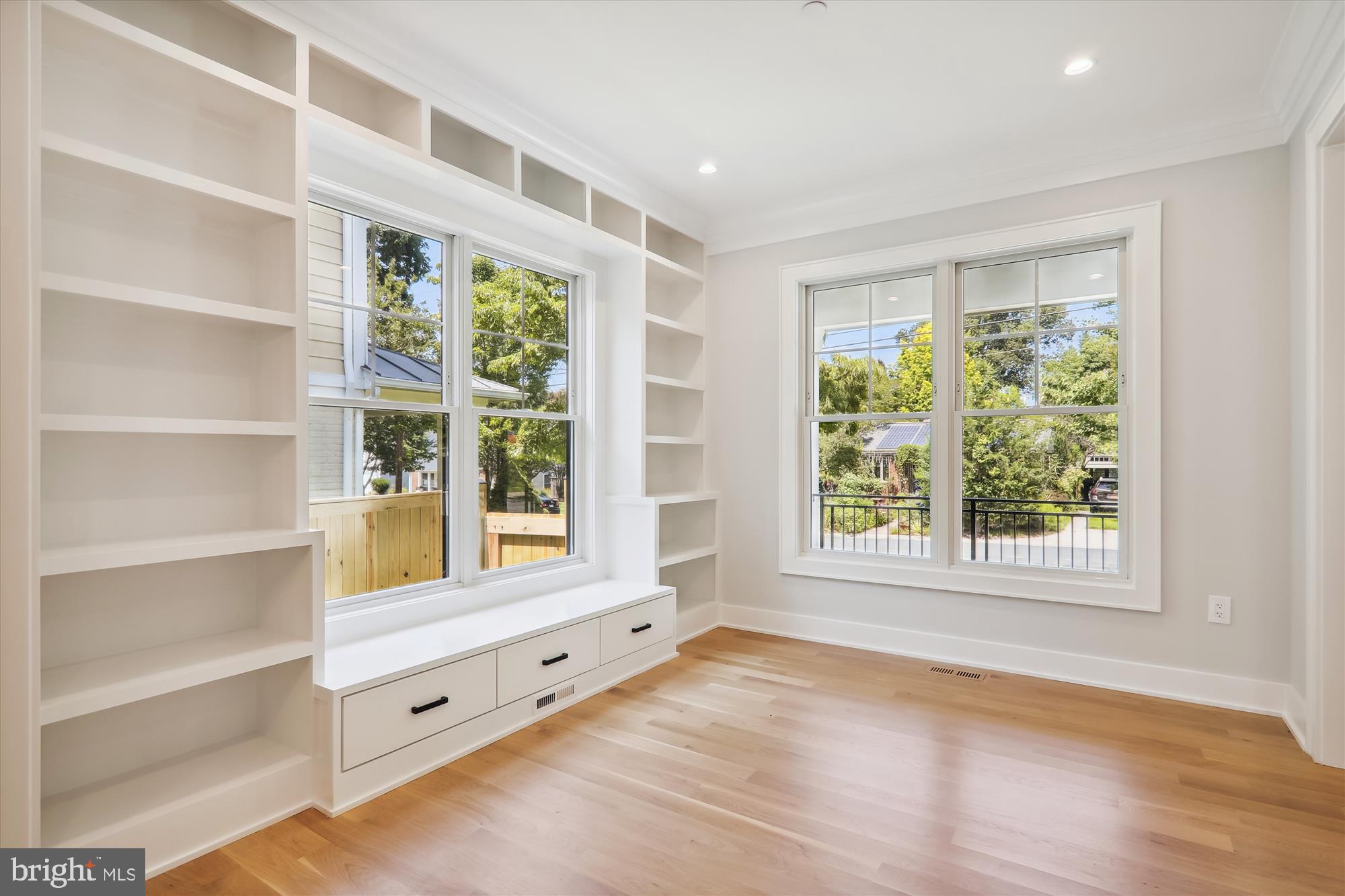 KENSINGTON ESTATES - Residential