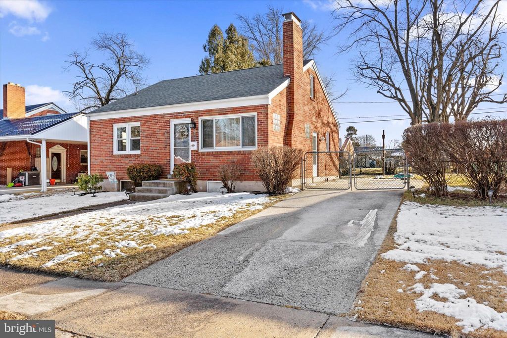 Photo of 5023 Virginia Avenue, HARRISBURG, PA 17109 (MLS # PADA2056118)