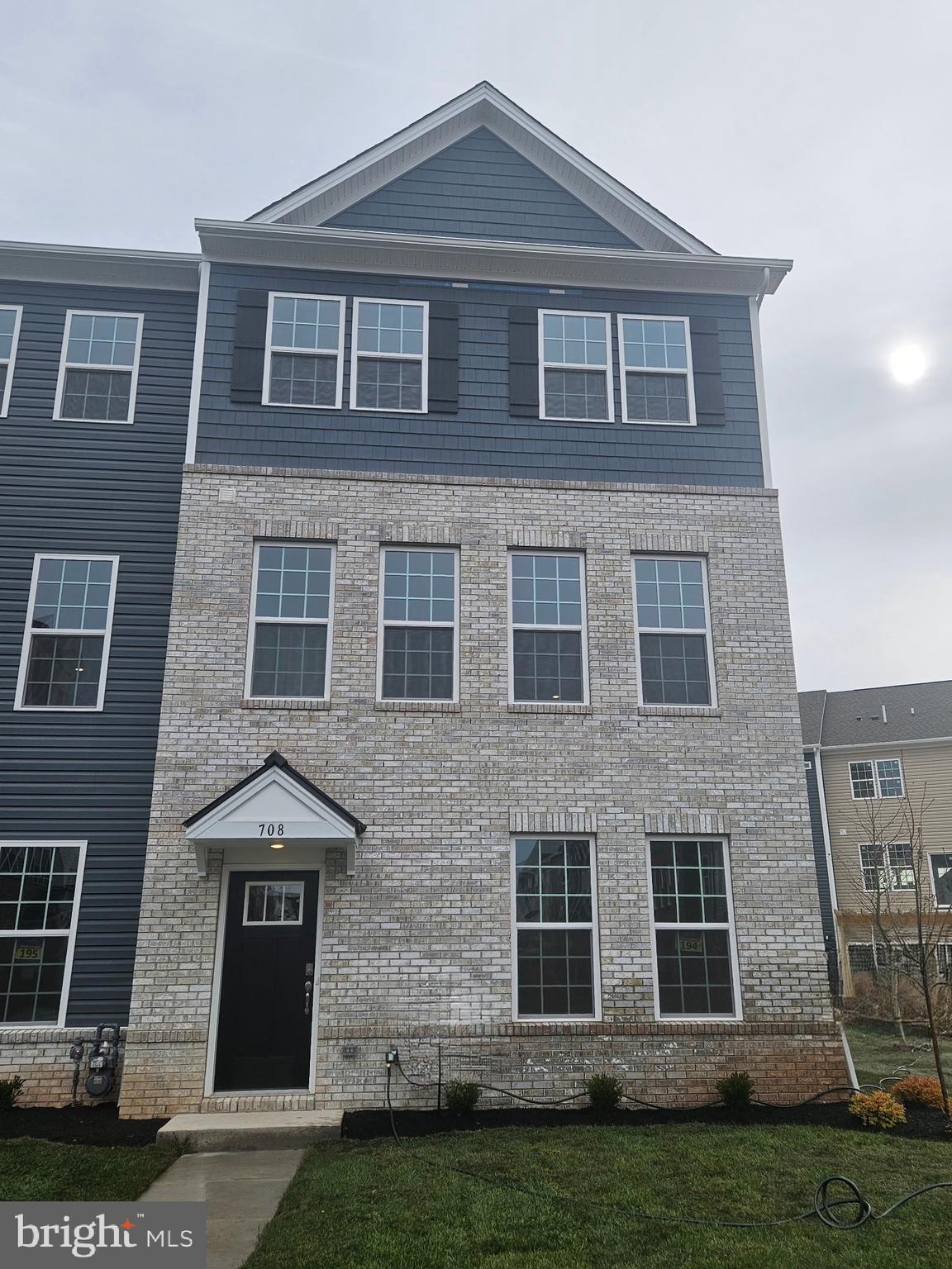 STEELPOINTE - Residential