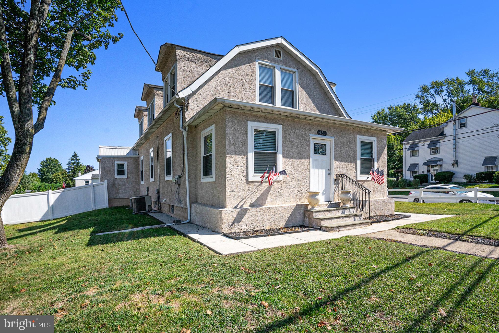 LAFAYETTE HILL - Residential