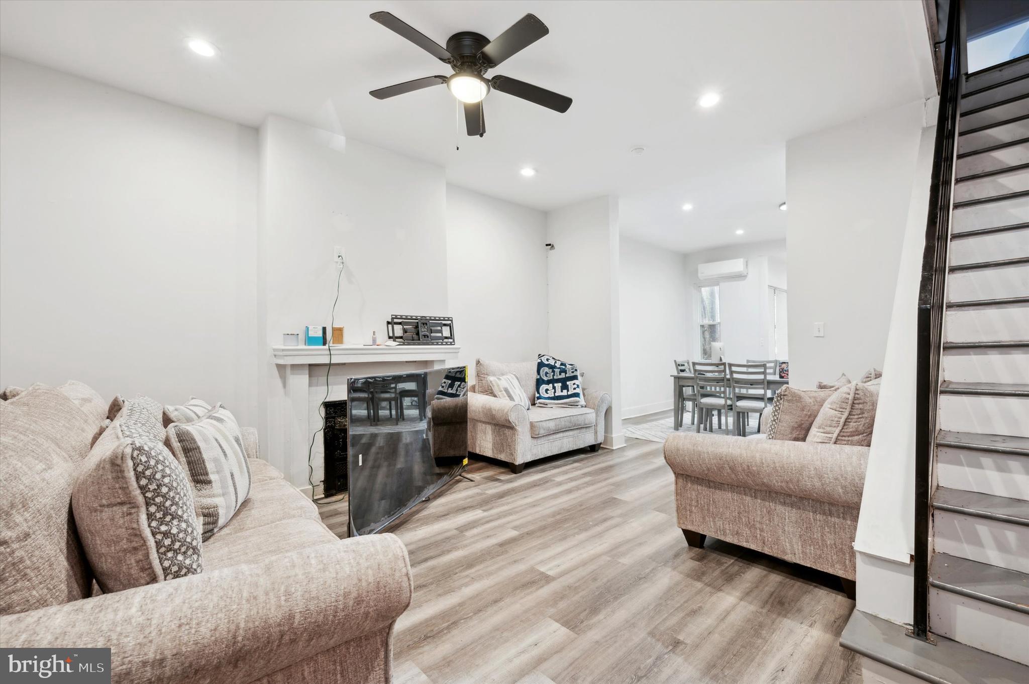 STRAWBERRY MANSION - Residential