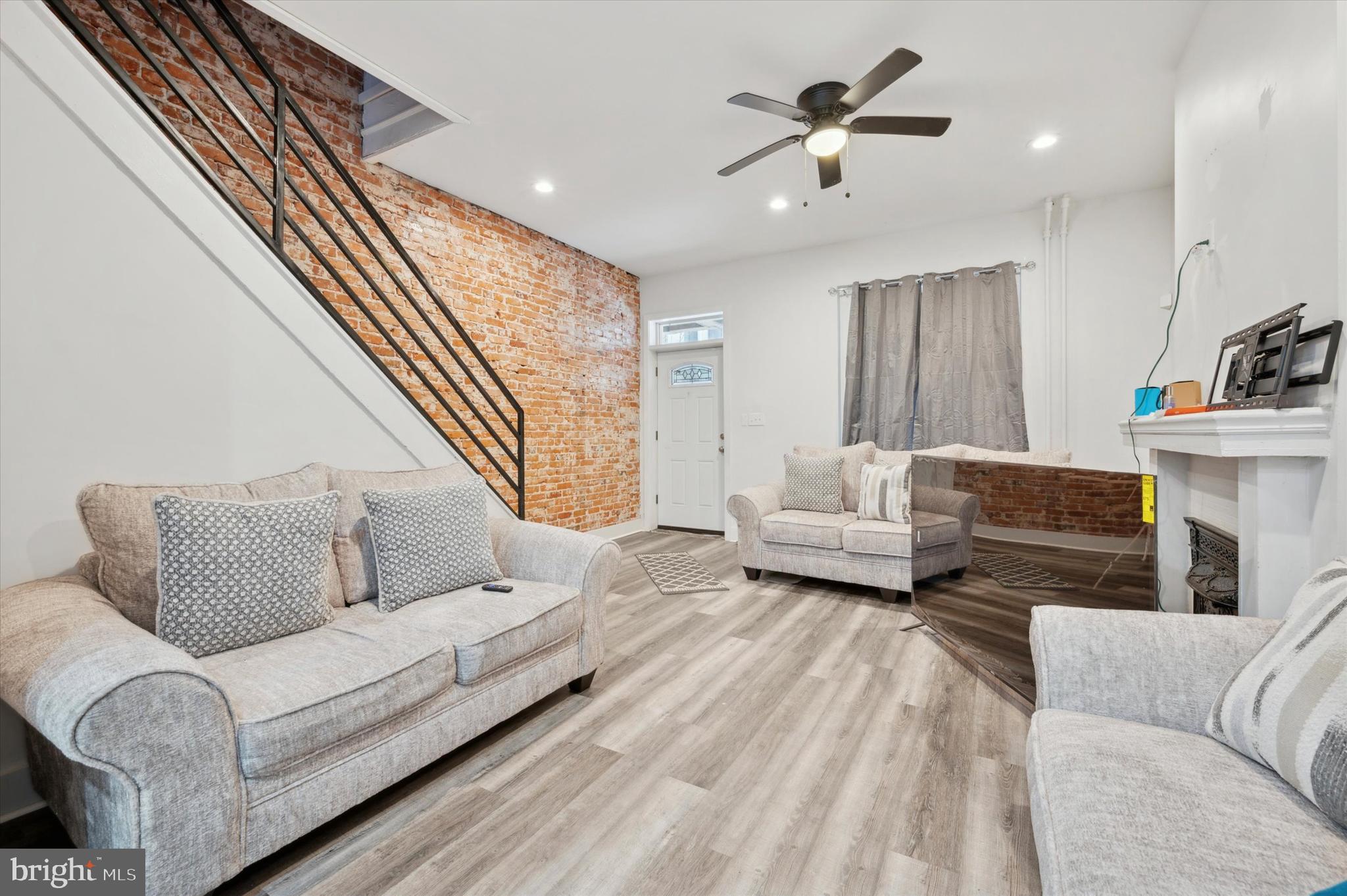 STRAWBERRY MANSION - Residential