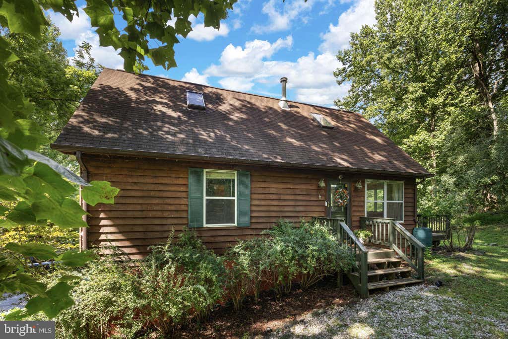Photo of 367 Northern Spy Drive, LINDEN, VA 22642 (MLS # VAWR2014810)