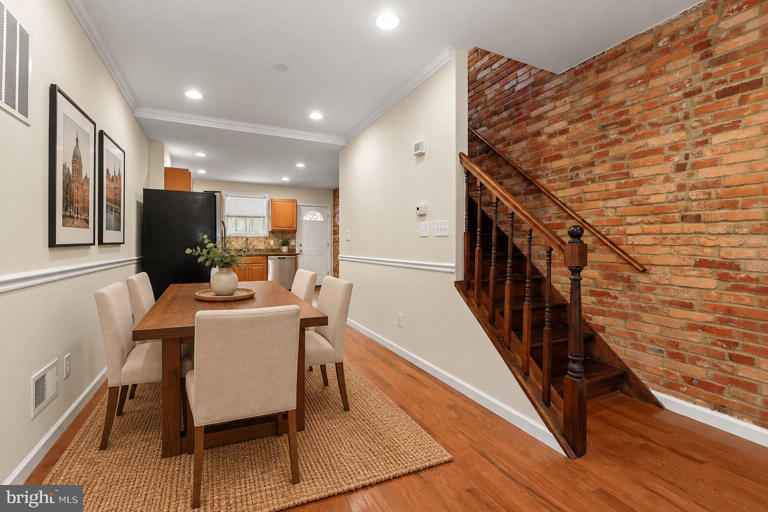 325 S MACON STREET