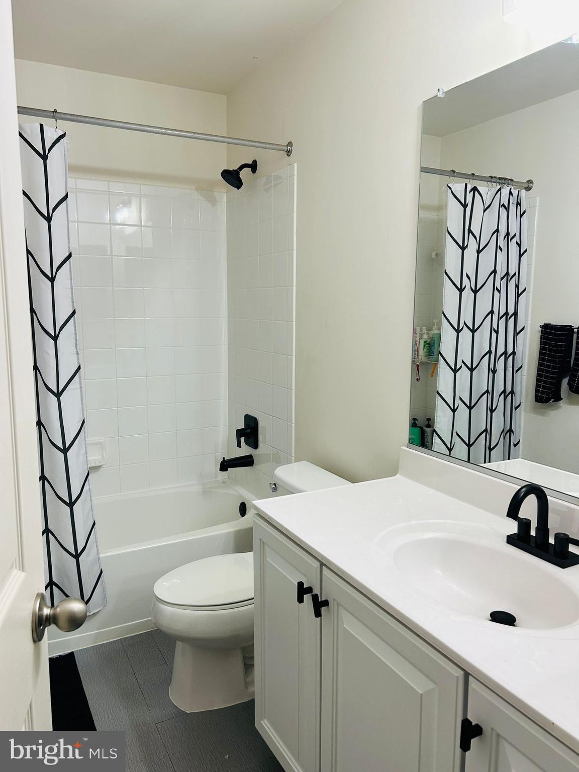 THE PARKE AT MOUNT WASHINGTON - Residential Lease