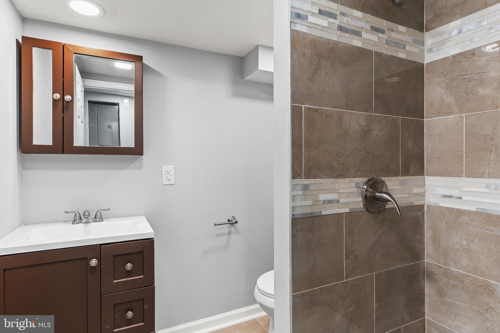 HAMILTON HILLS - Residential