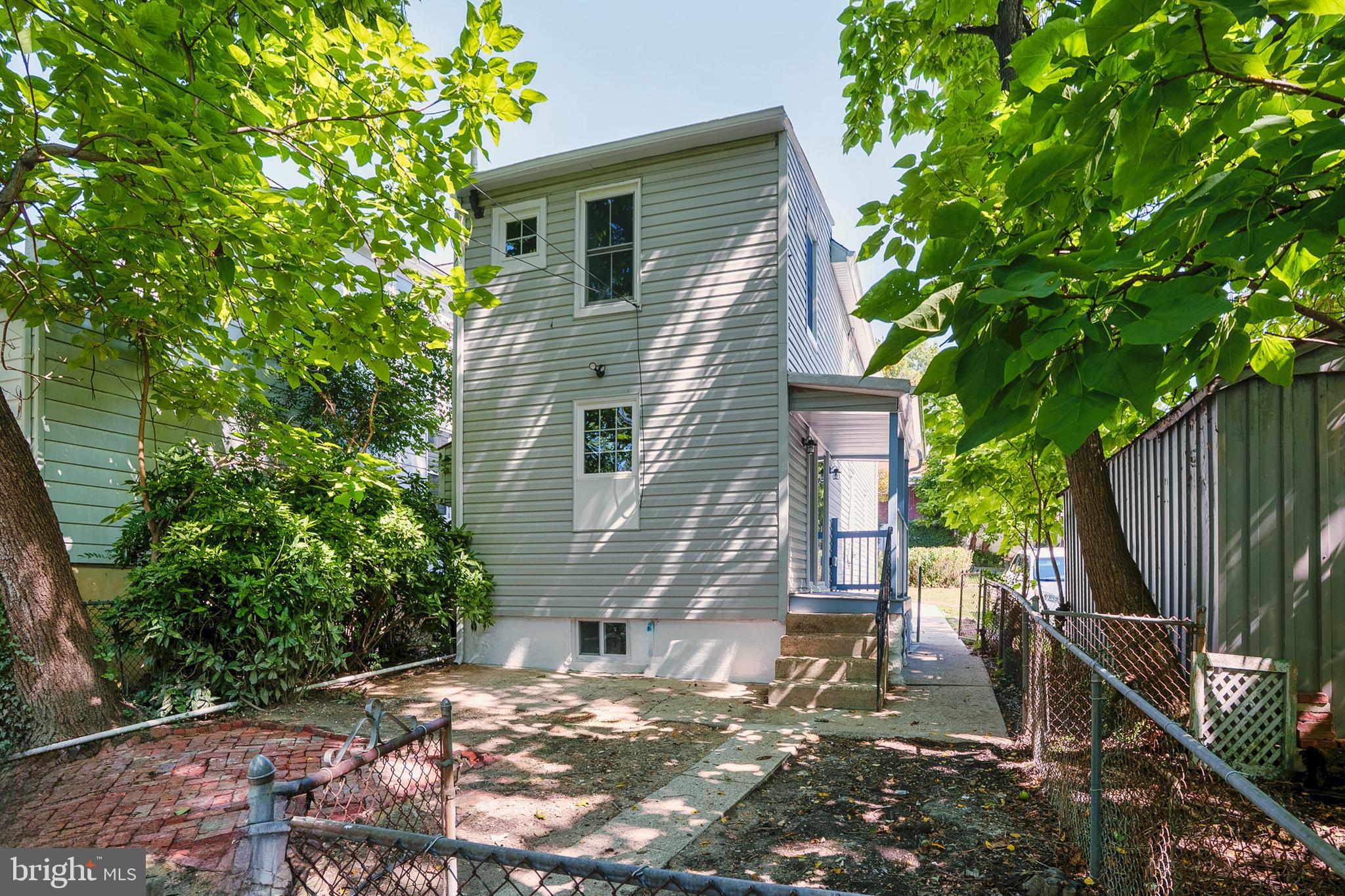HAMILTON HILLS - Residential