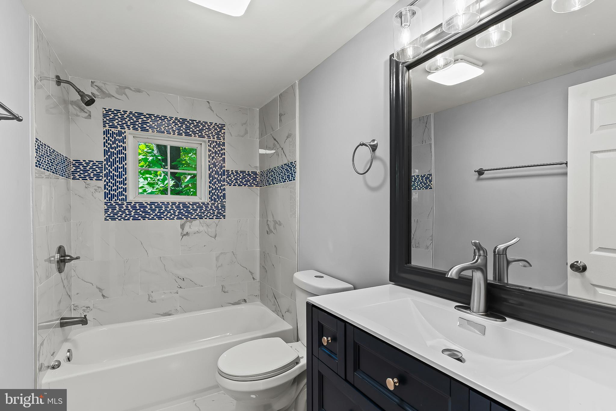 HAMILTON HILLS - Residential