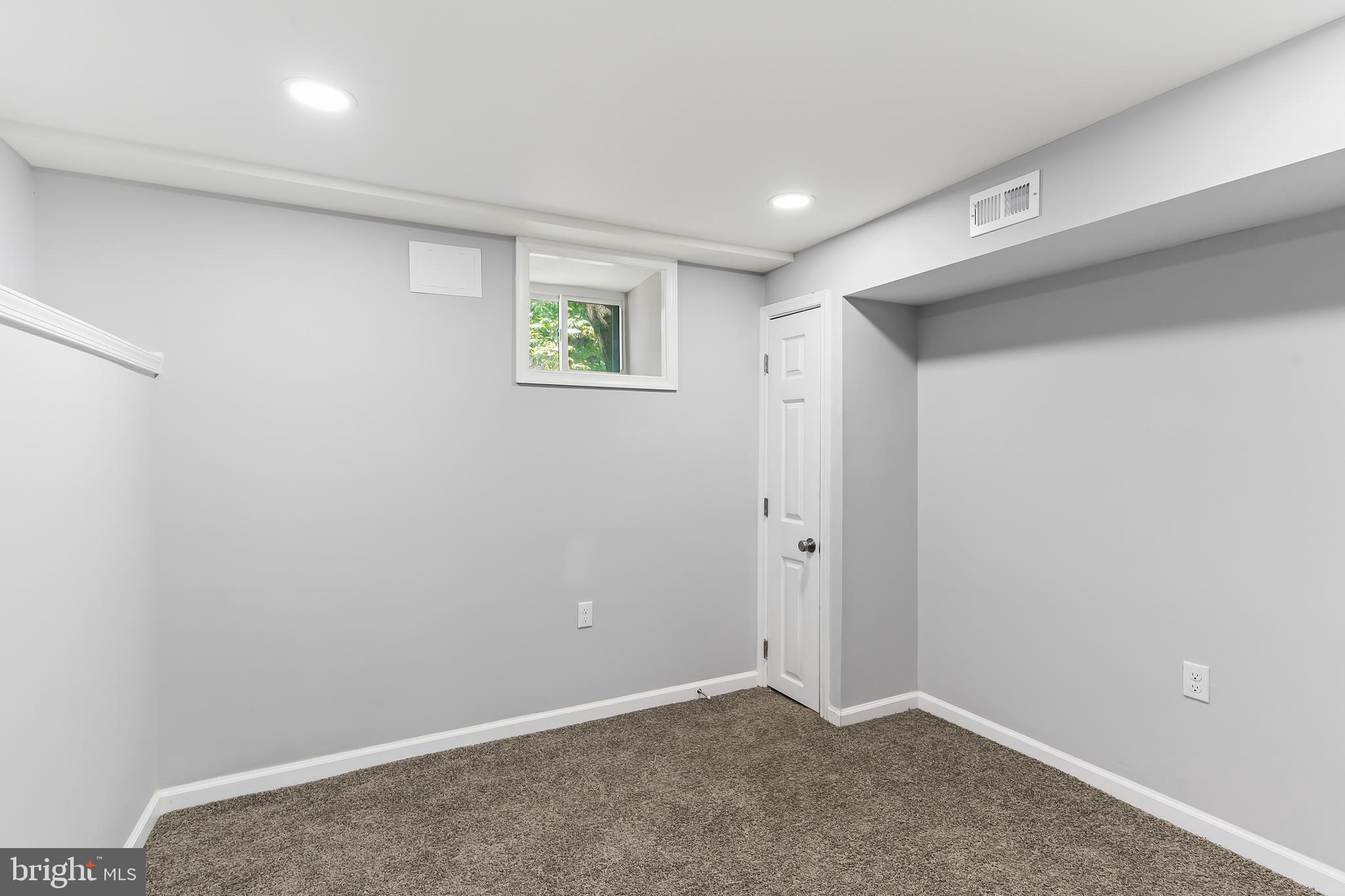 HAMILTON HILLS - Residential