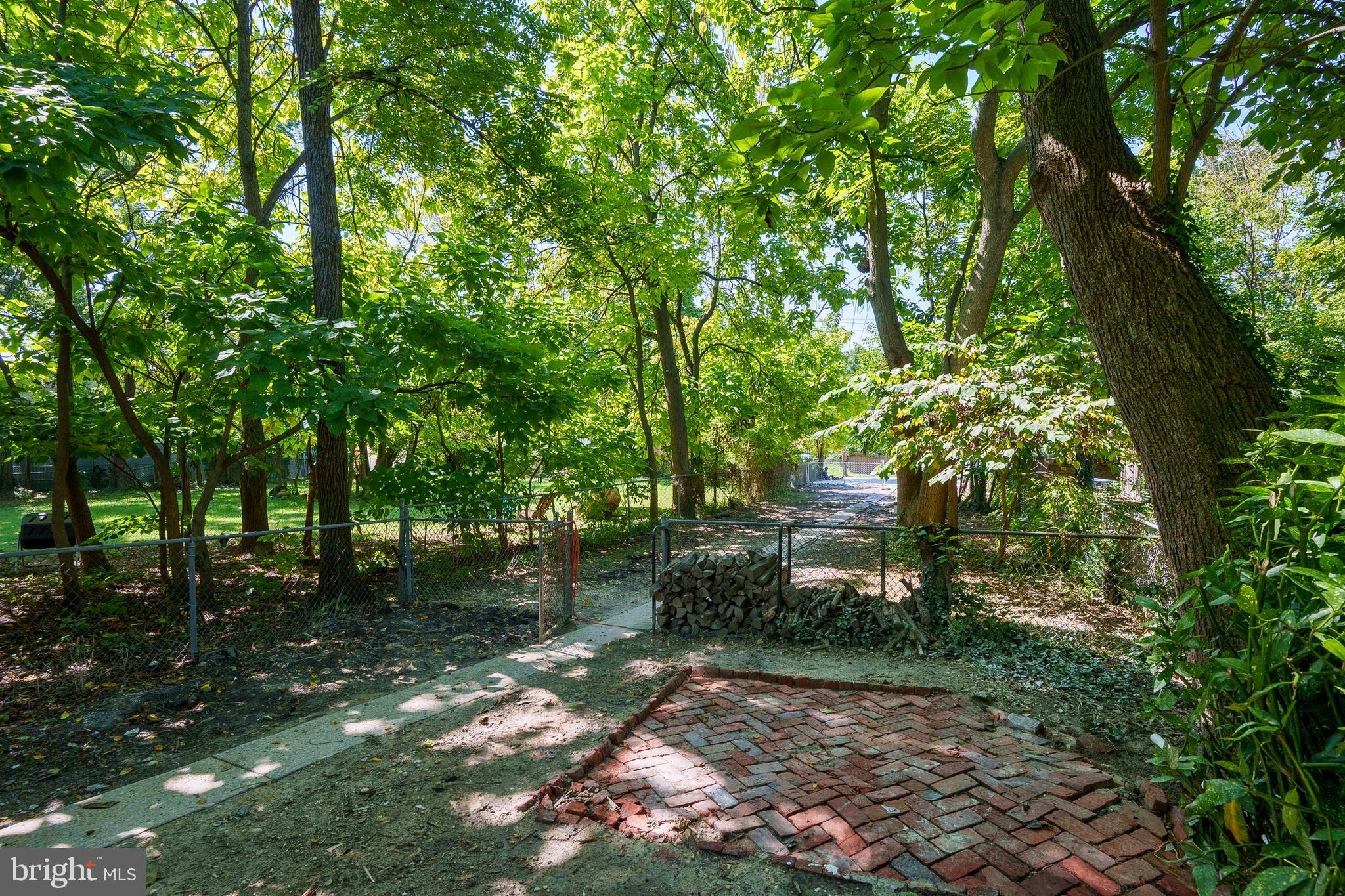 HAMILTON HILLS - Residential