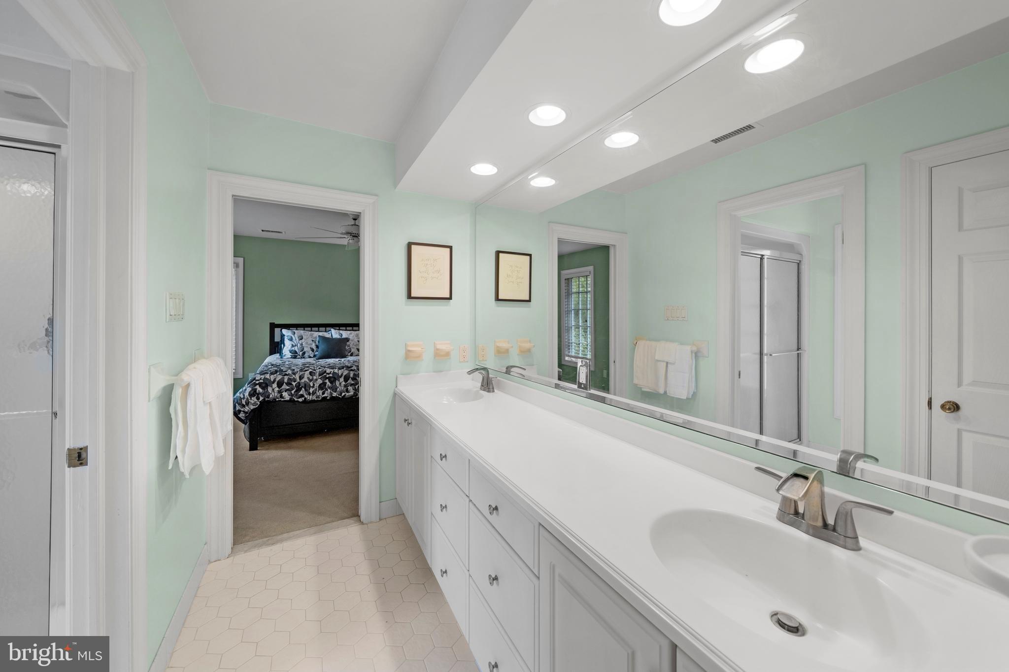 RADNOR HUNT - Residential