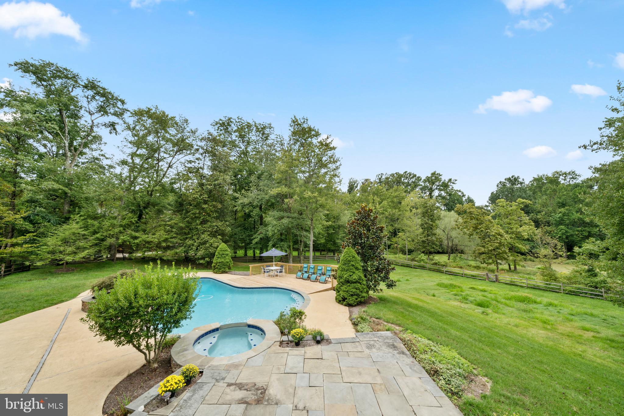 RADNOR HUNT - Residential