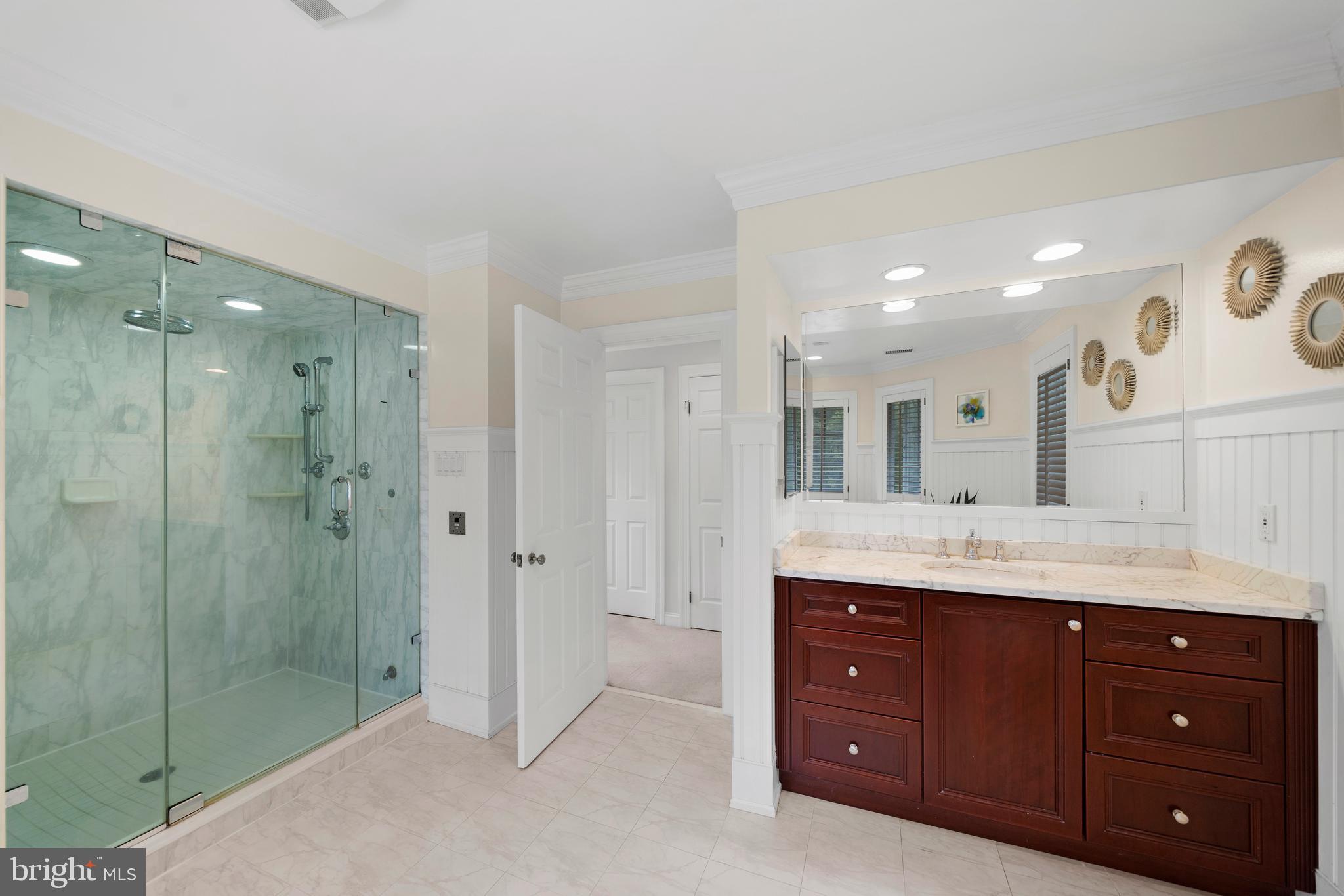 RADNOR HUNT - Residential