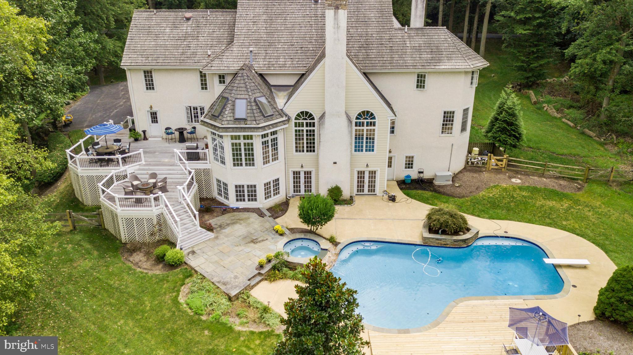 RADNOR HUNT - Residential