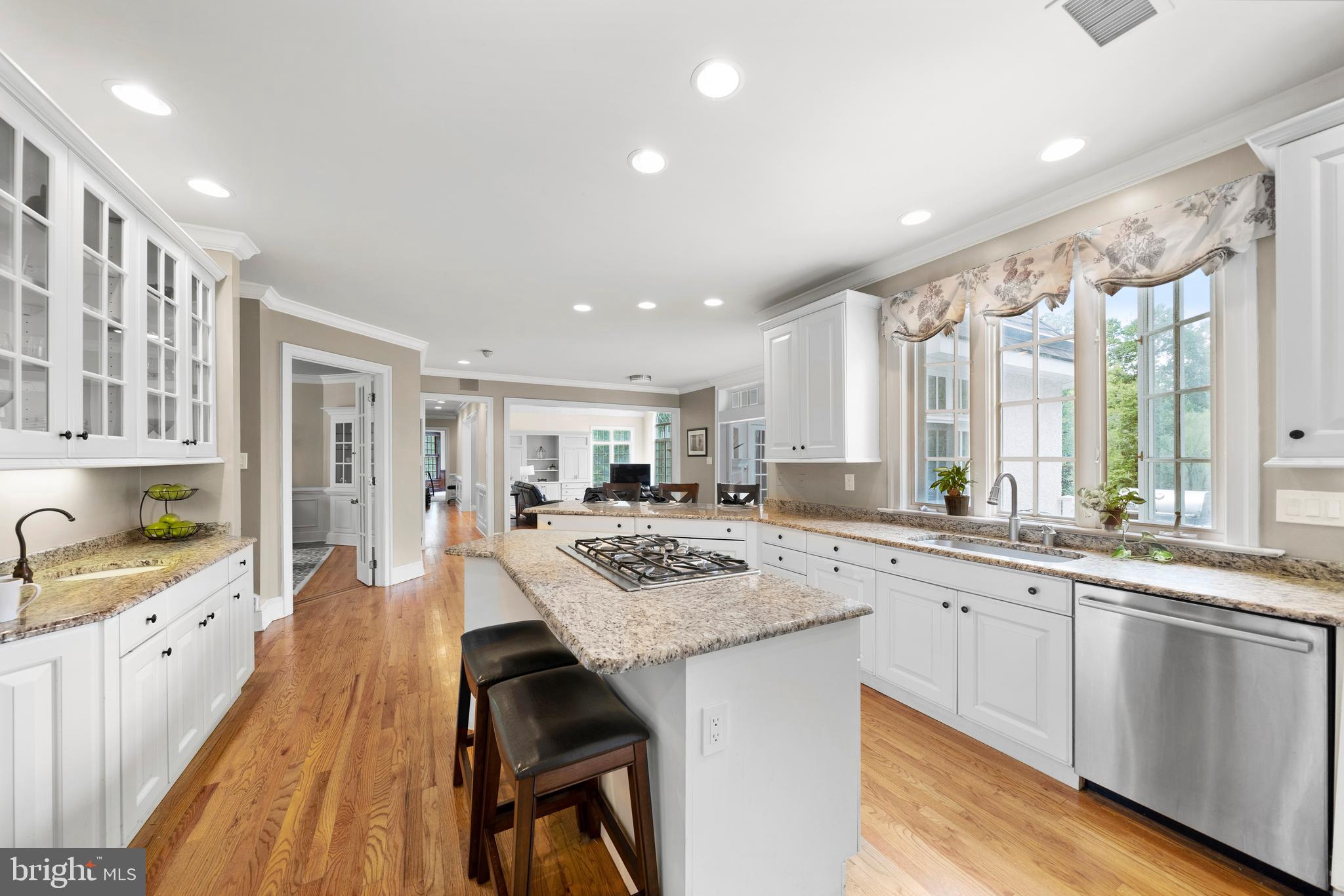 RADNOR HUNT - Residential