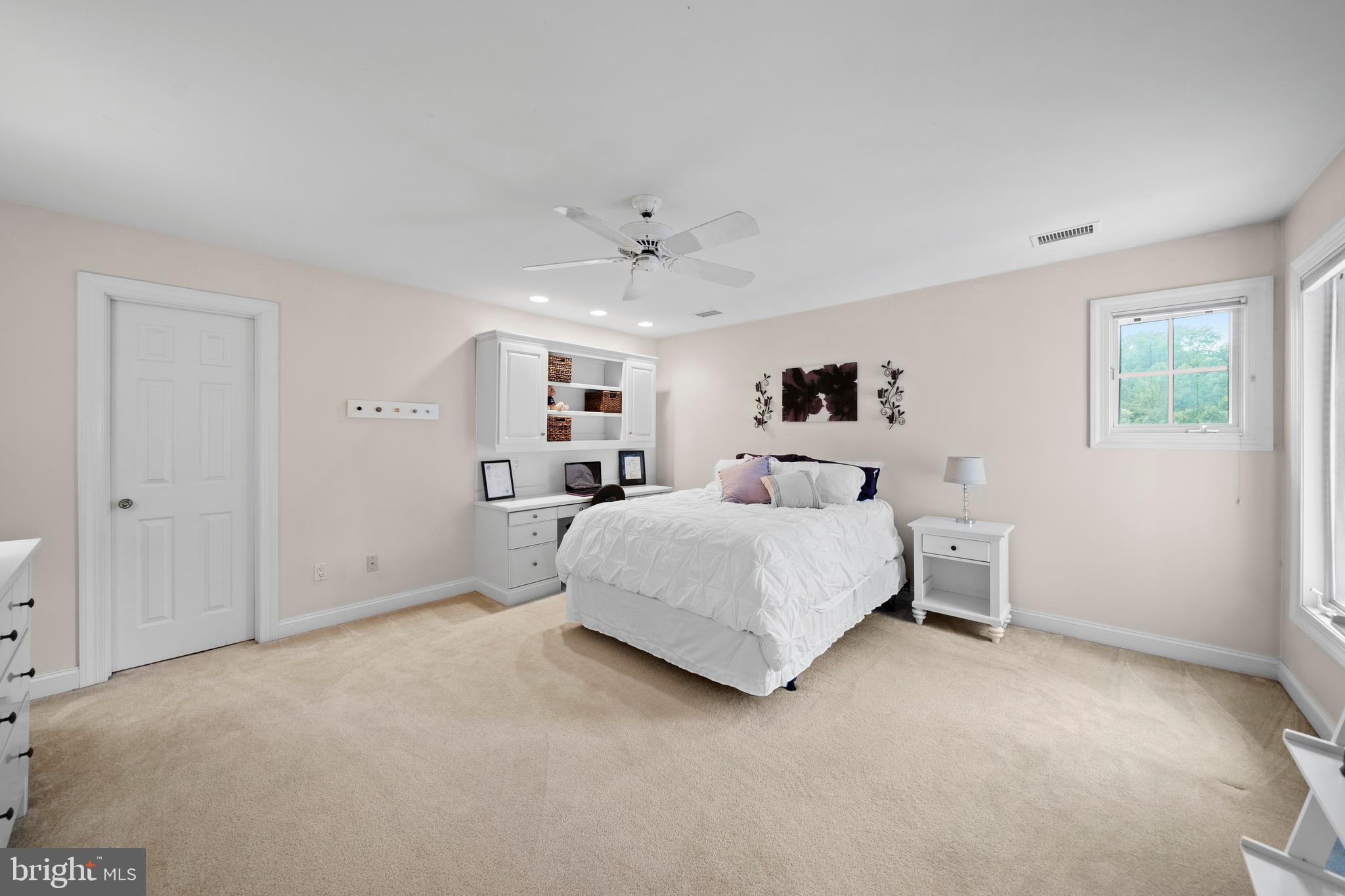 RADNOR HUNT - Residential