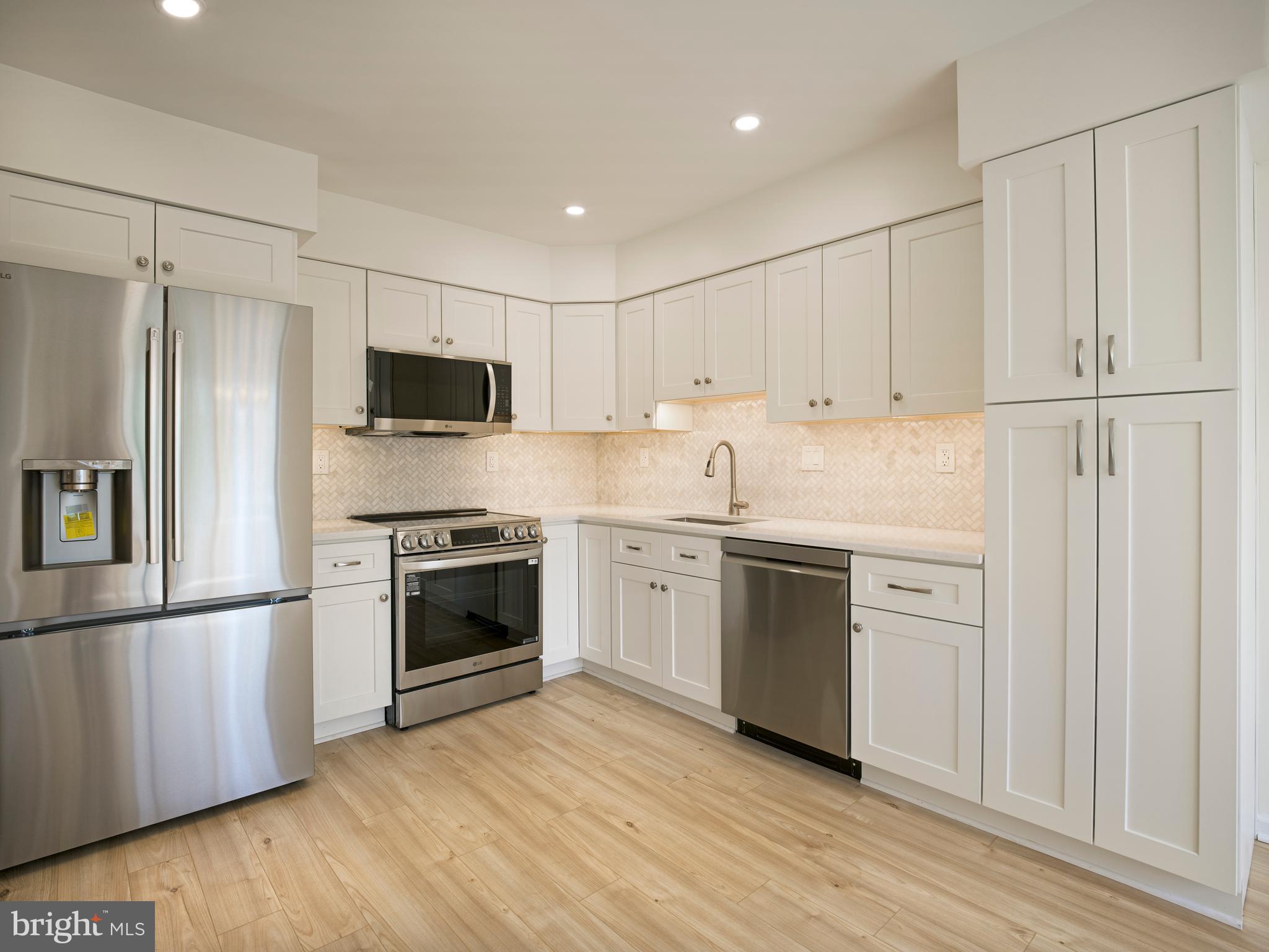 WALNUT HILL - Residential