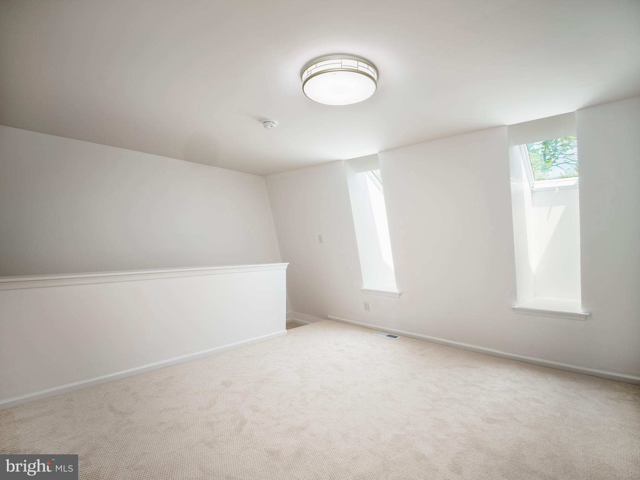 WALNUT HILL - Residential