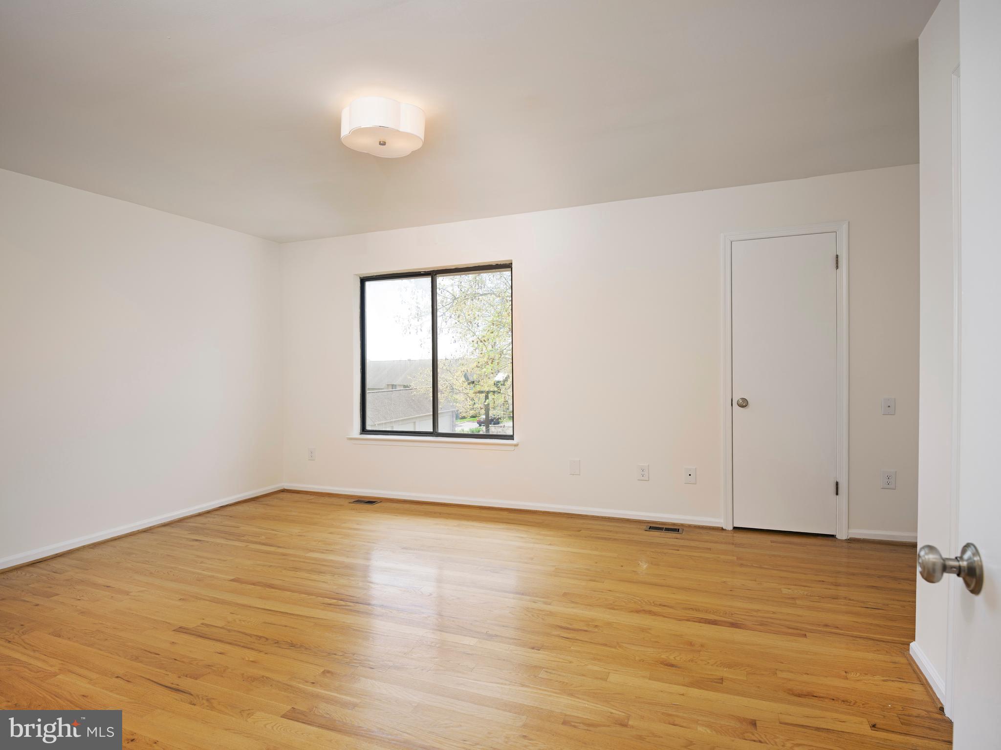 WALNUT HILL - Residential