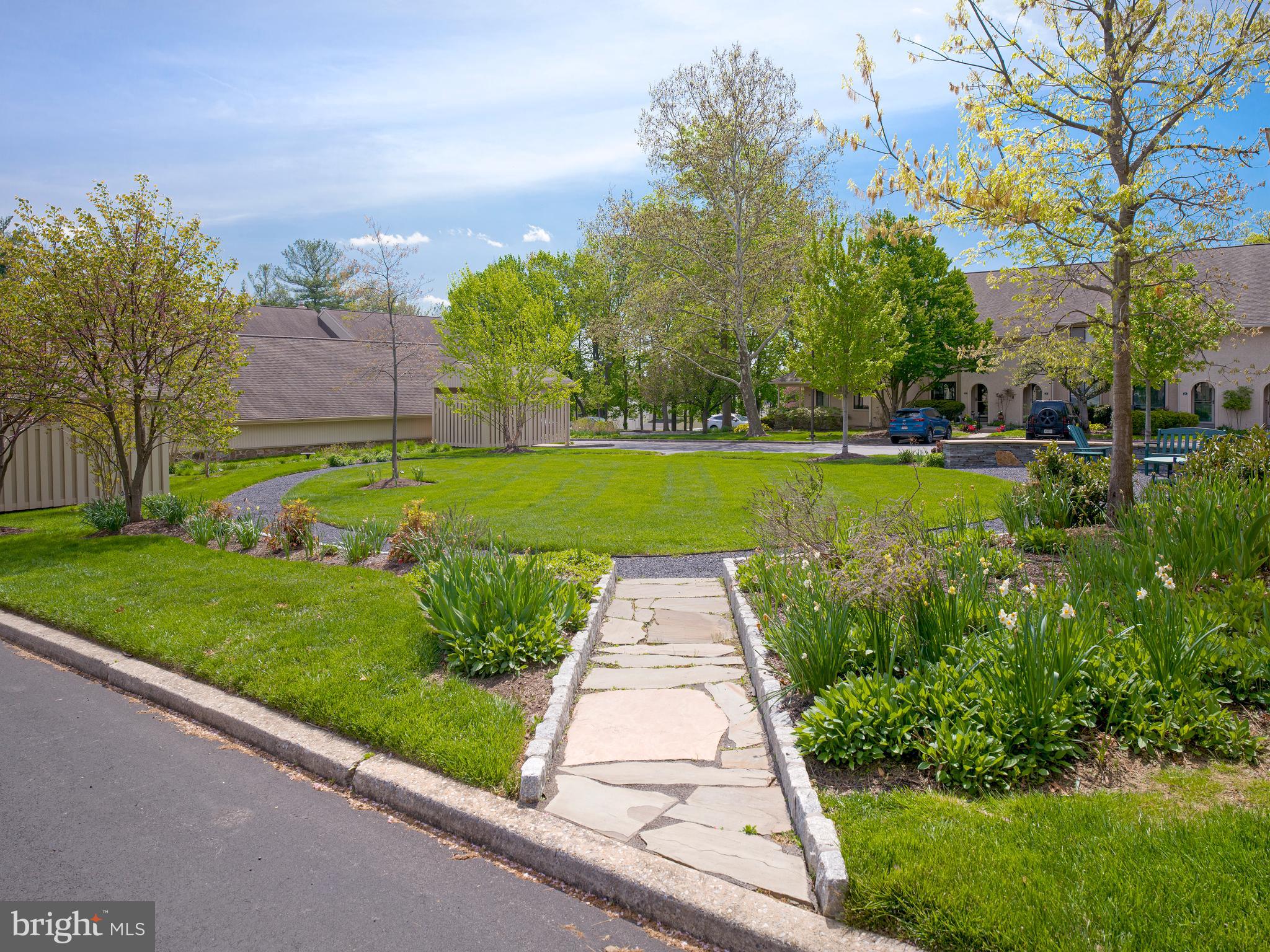 WALNUT HILL - Residential