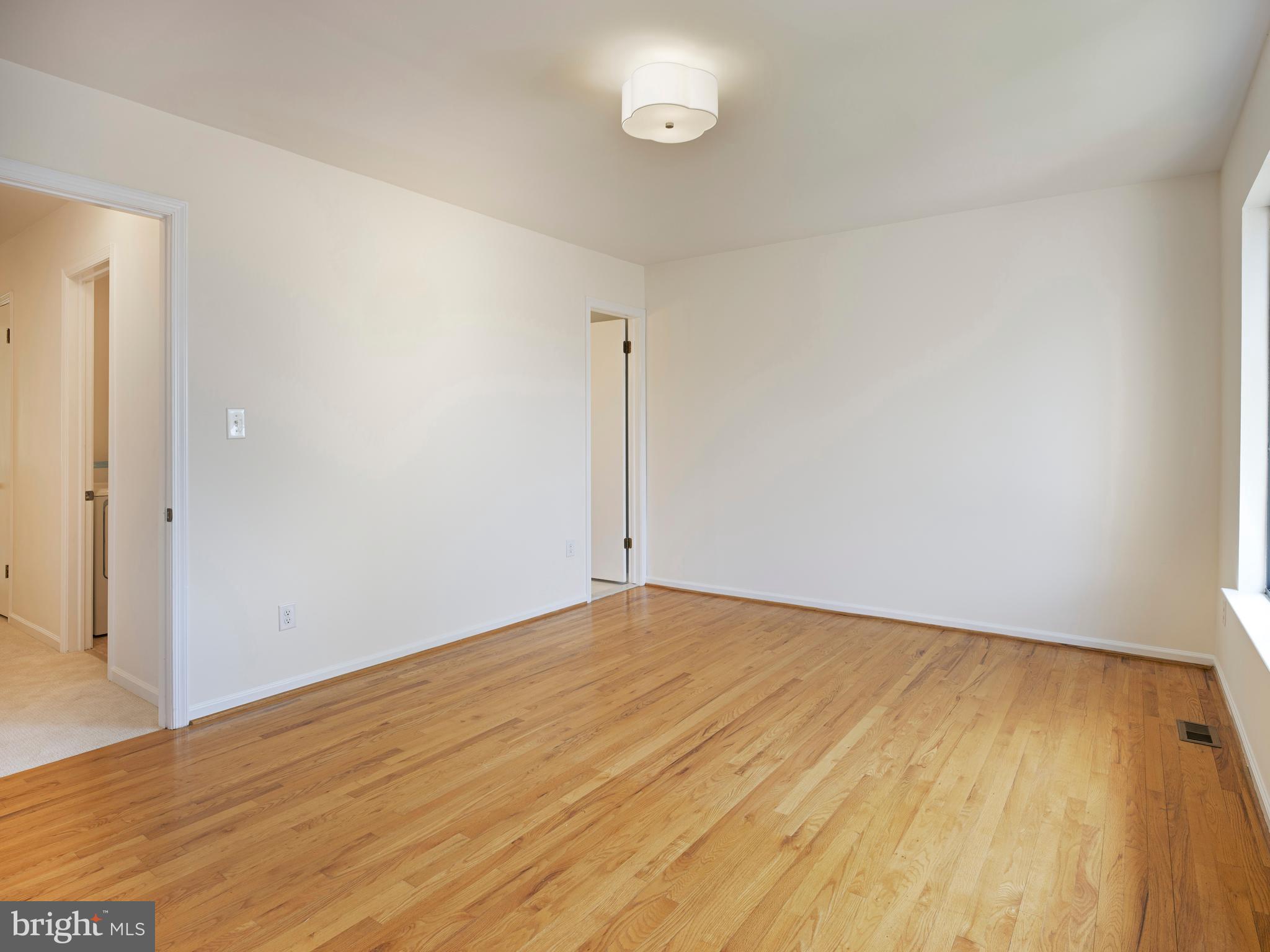 WALNUT HILL - Residential