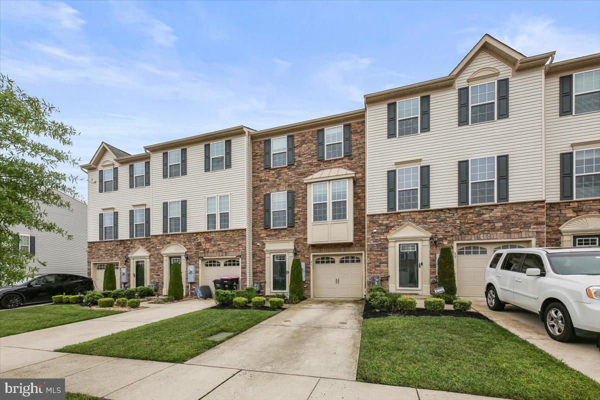 81 VILLAGE GREEN LANE