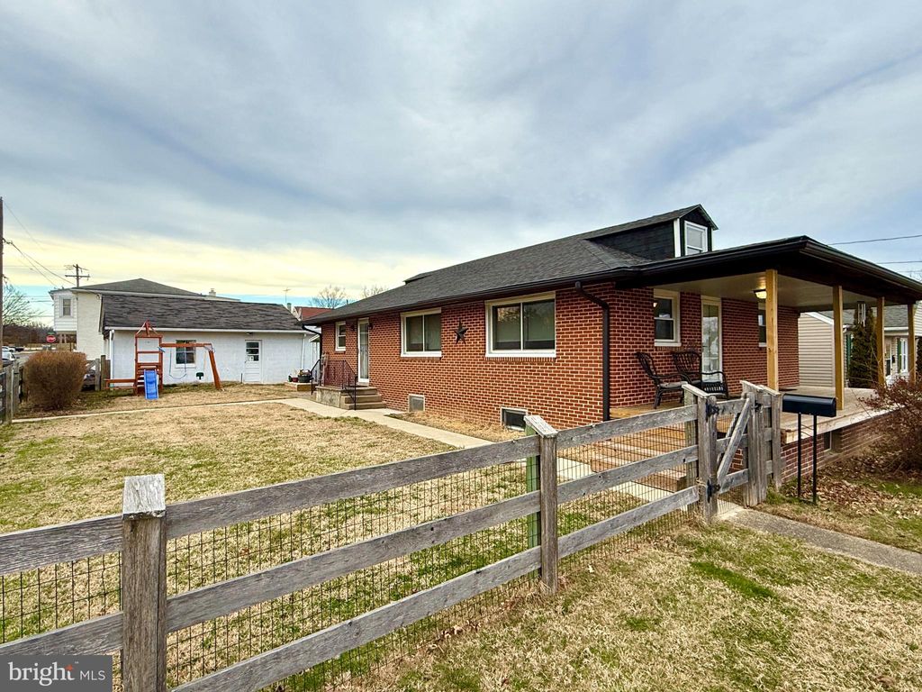 Photo of 203 Lemon Street, POTTSTOWN, PA 19464 (MLS # PAMC2169872)