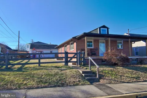 203 Lemon Street, Pottstown, PA 19464 - MLS#: PAMC2169872