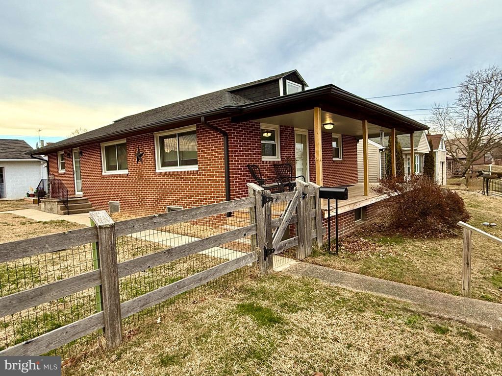 Photo of 203 Lemon Street, POTTSTOWN, PA 19464 (MLS # PAMC2169872)