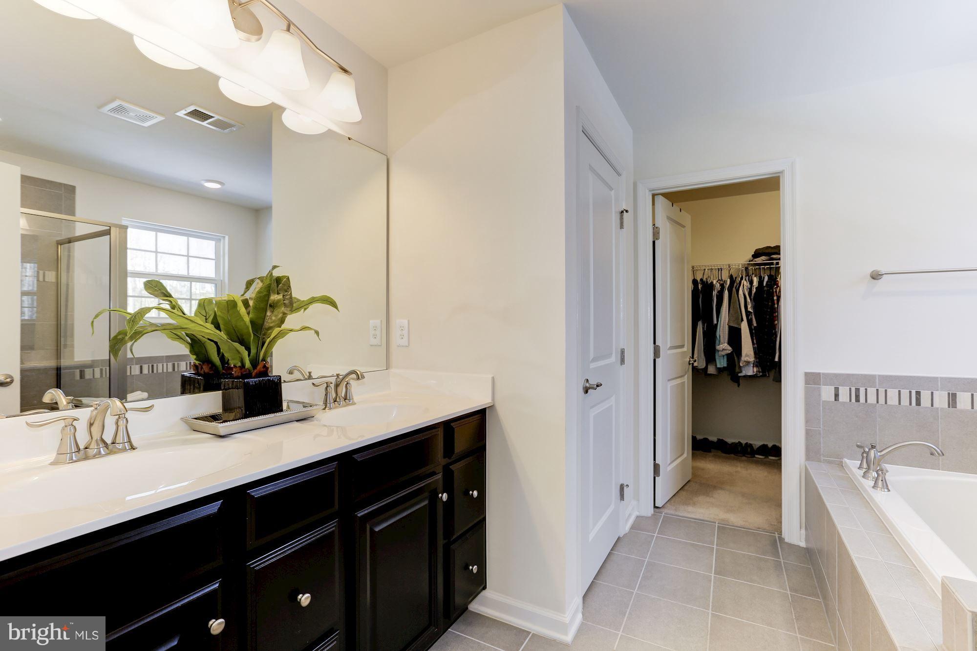 SEVEN HILLS - Residential