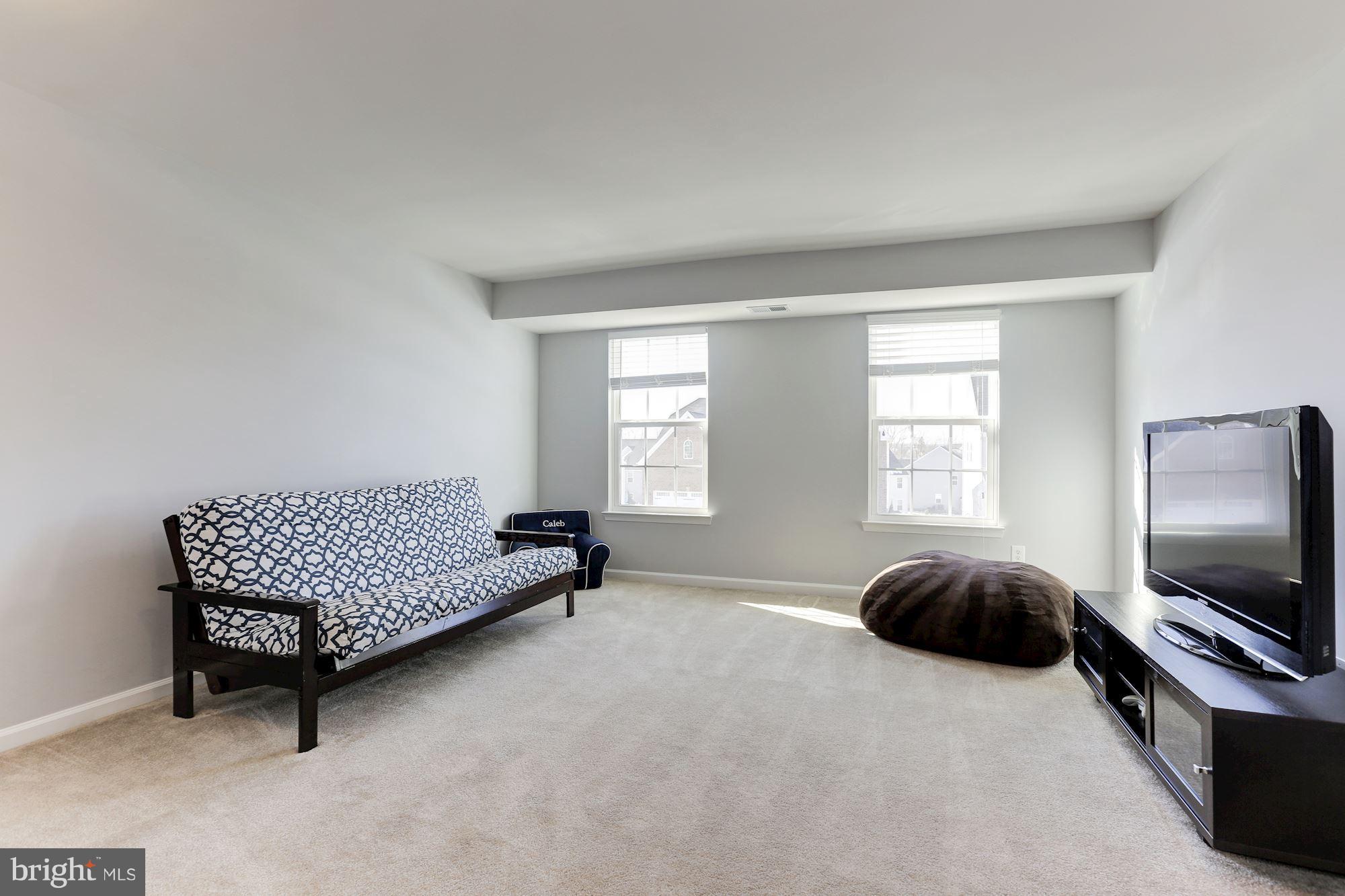 SEVEN HILLS - Residential