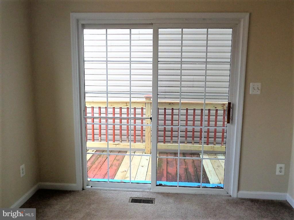 HOLLY WOODS - Residential Lease