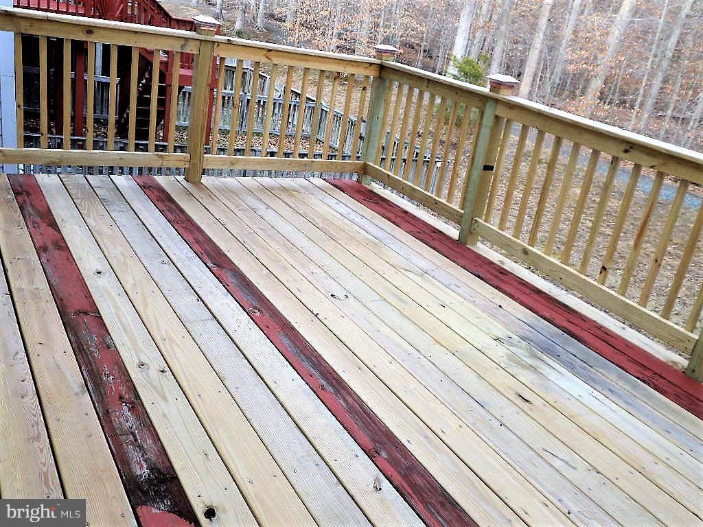 HOLLY WOODS - Residential Lease