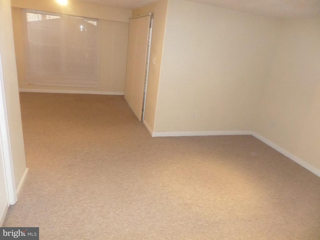 HOLLY WOODS - Residential Lease