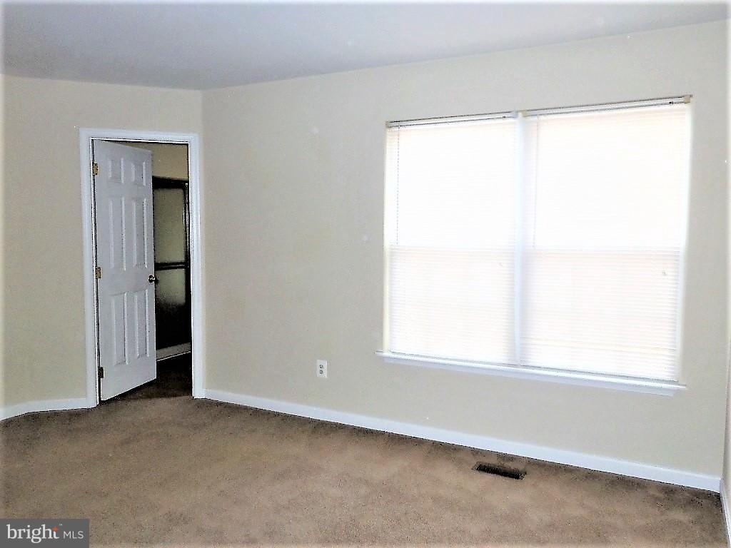 HOLLY WOODS - Residential Lease