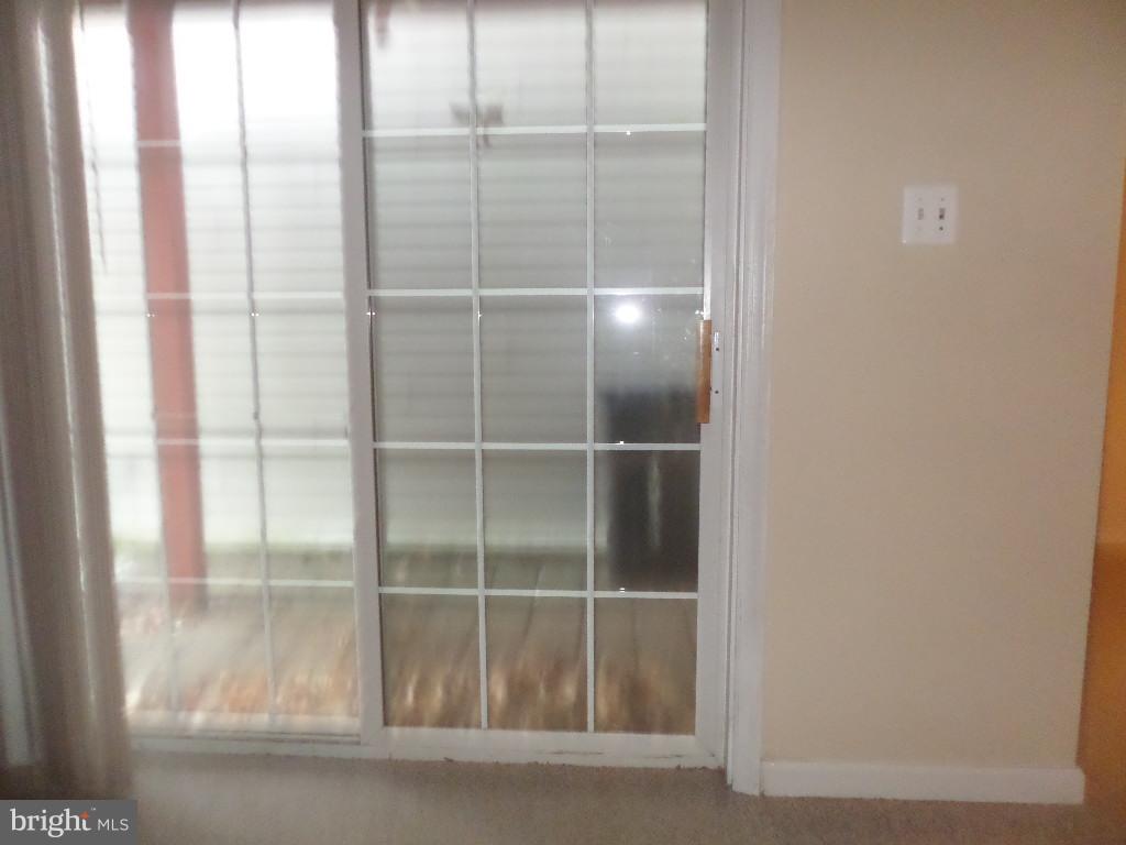 HOLLY WOODS - Residential Lease