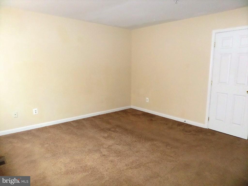 HOLLY WOODS - Residential Lease