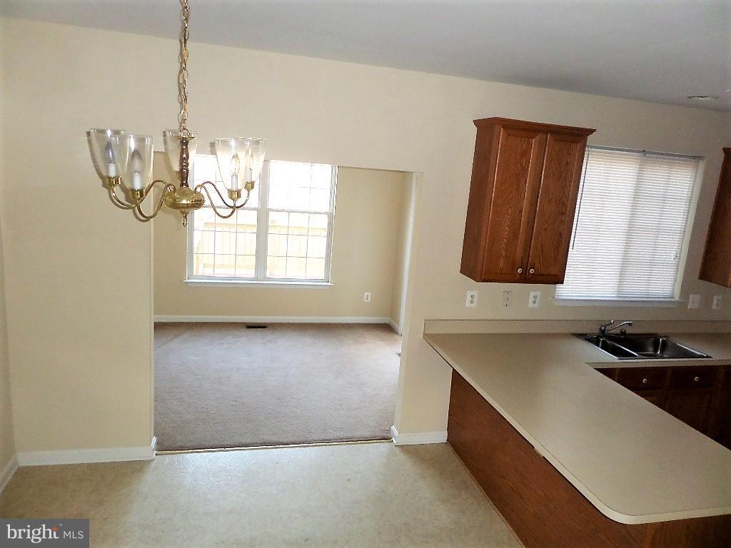 HOLLY WOODS - Residential Lease