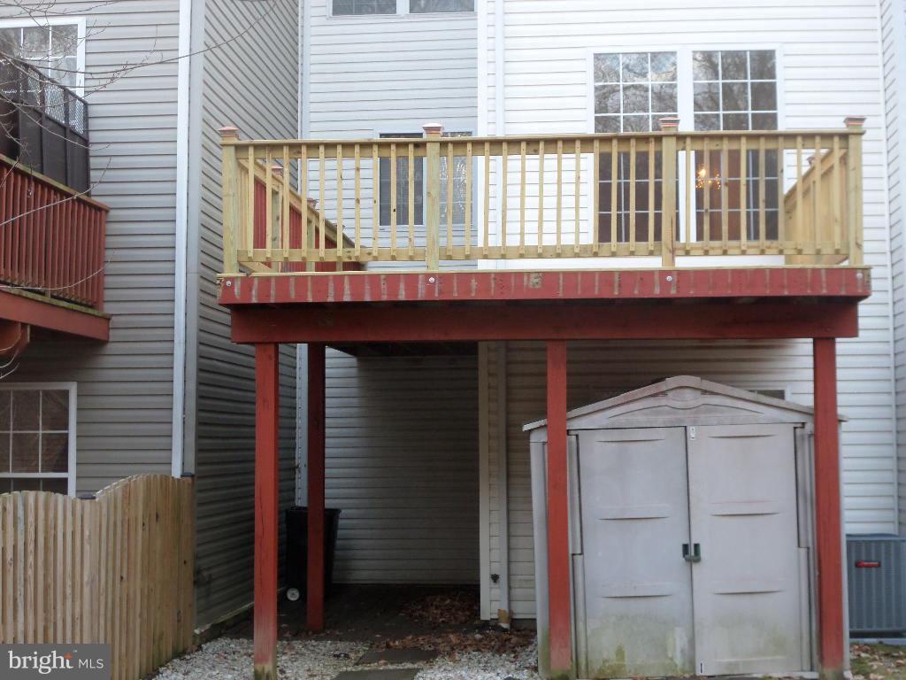 HOLLY WOODS - Residential Lease