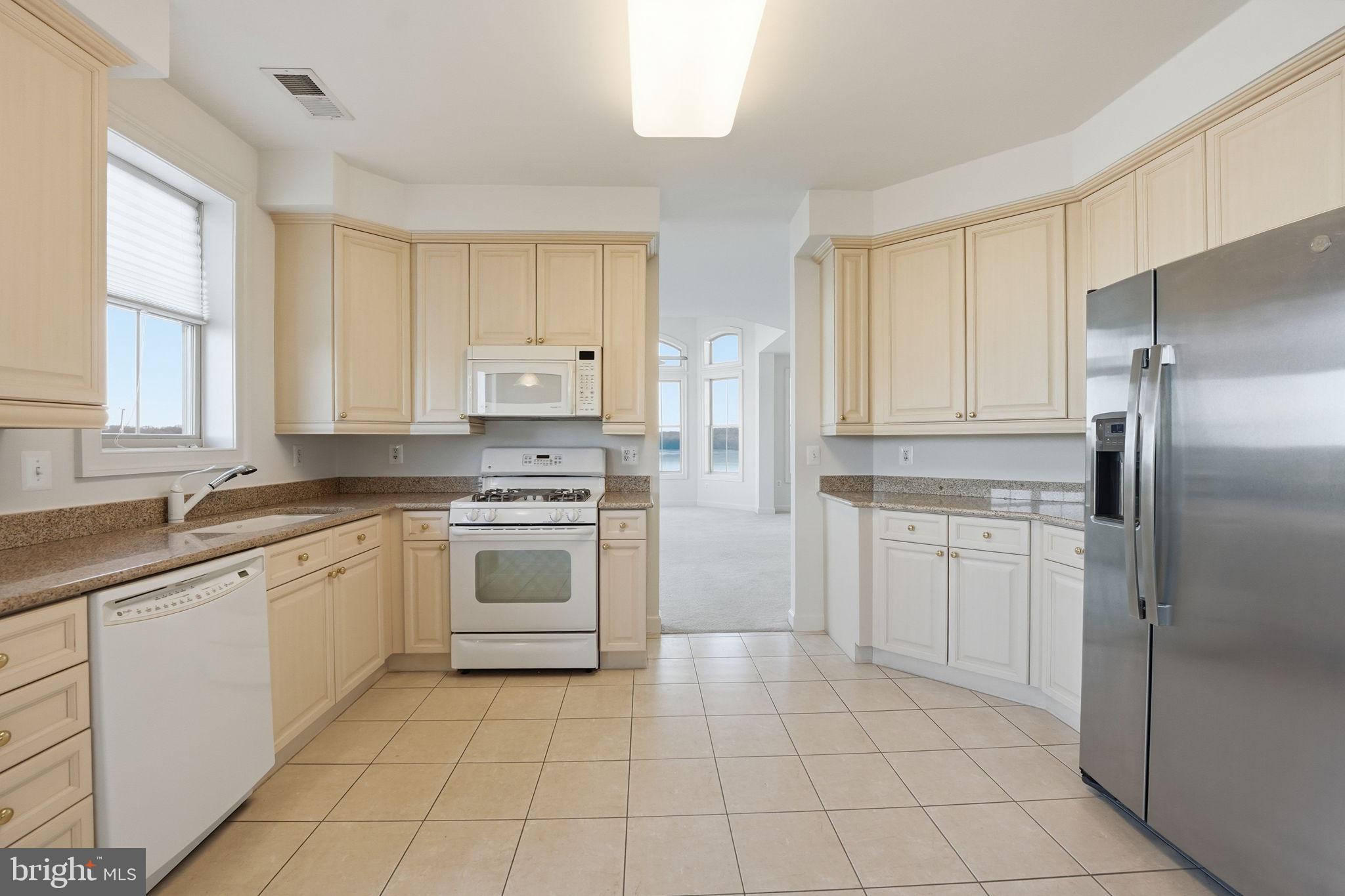 BELMONT BAY - Residential