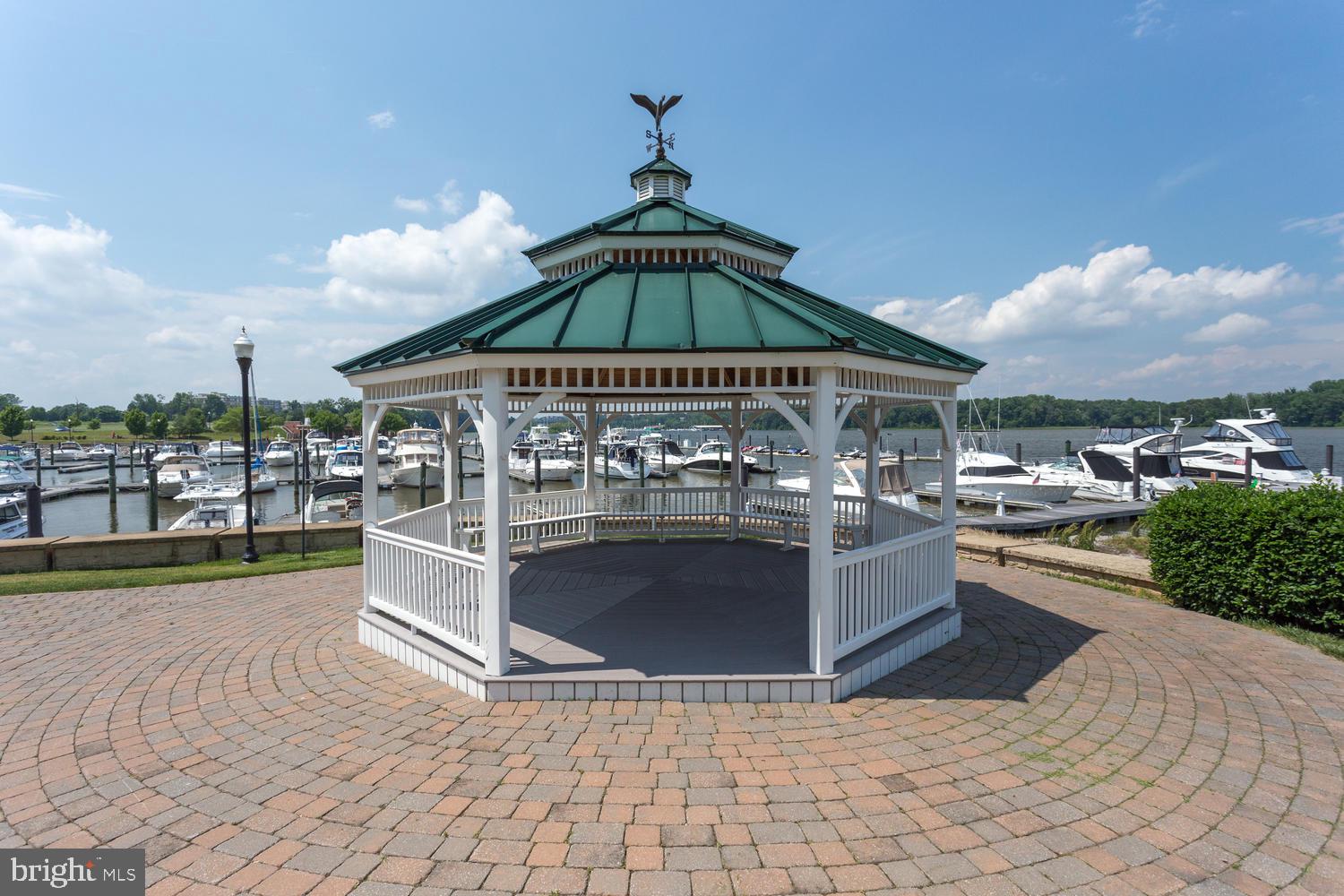 BELMONT BAY - Residential