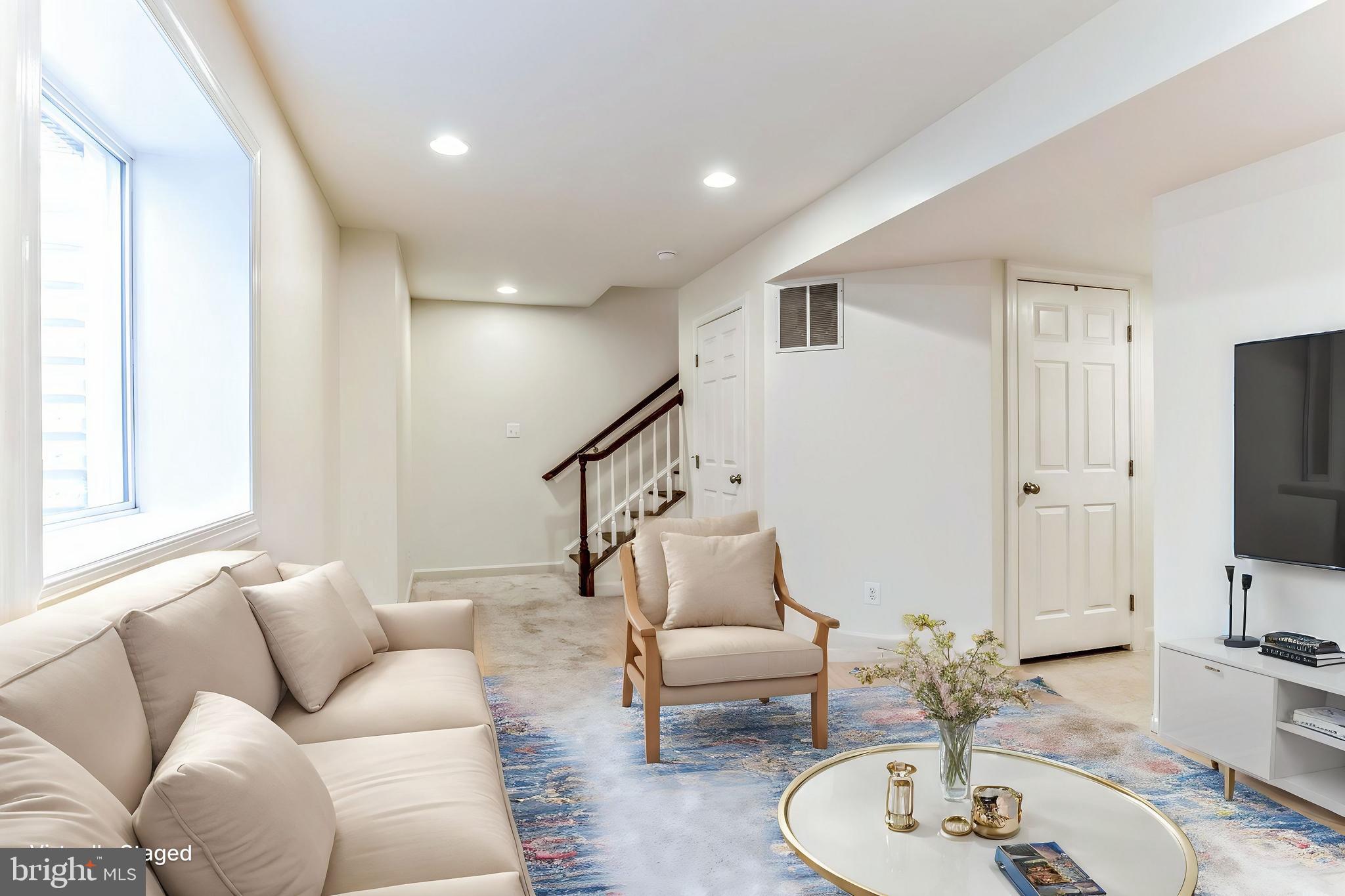 NORTHRIDGE VILLAGE - Residential