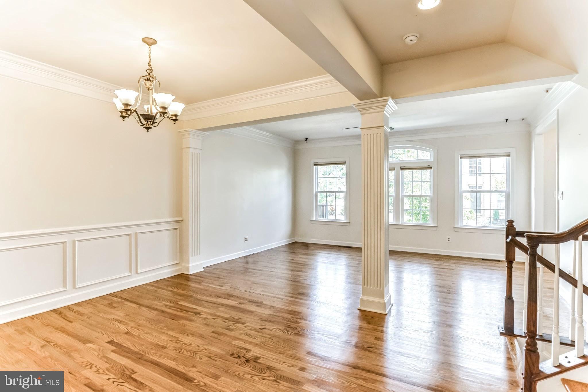 NORTHRIDGE VILLAGE - Residential