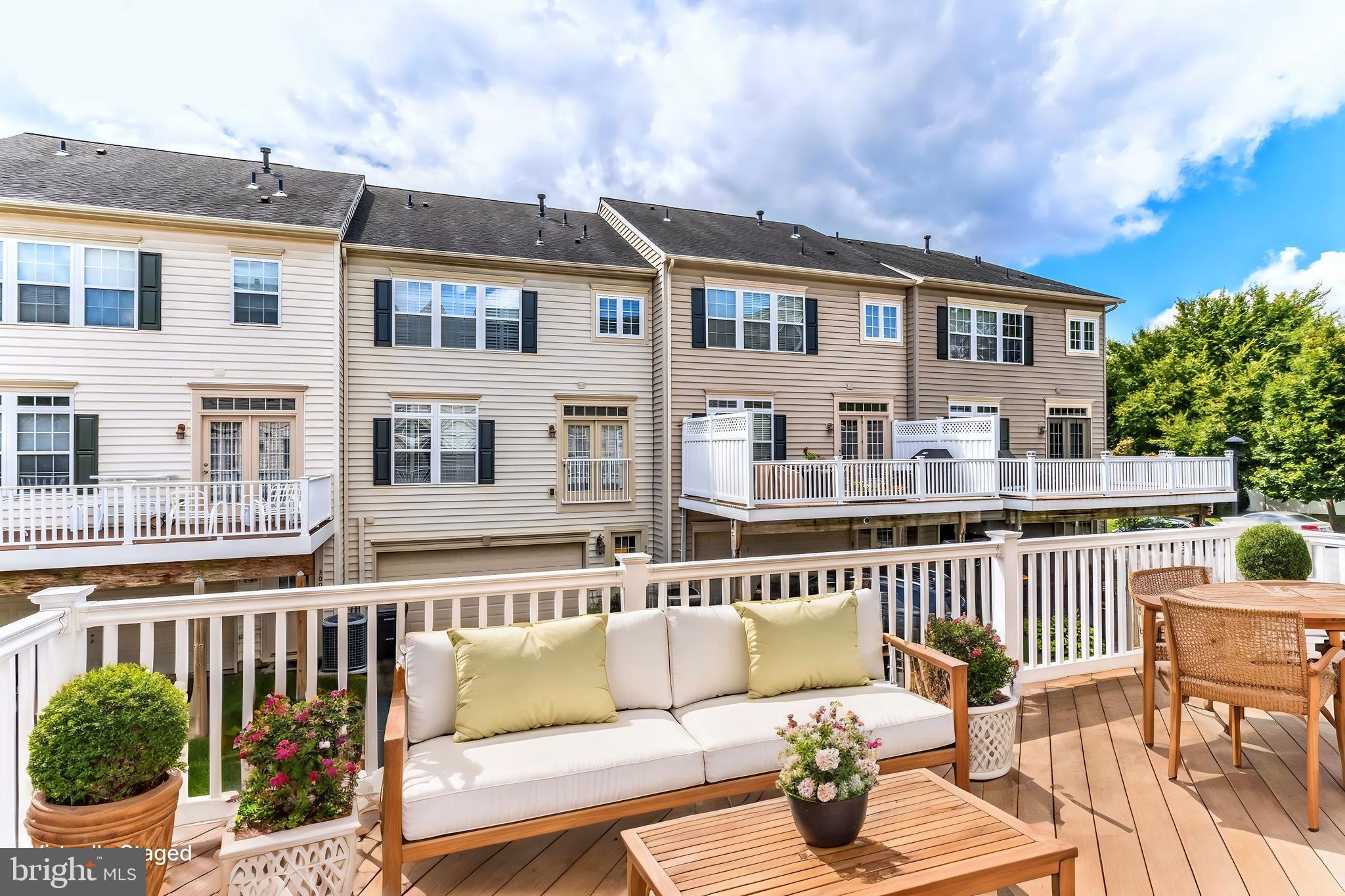 NORTHRIDGE VILLAGE - Residential