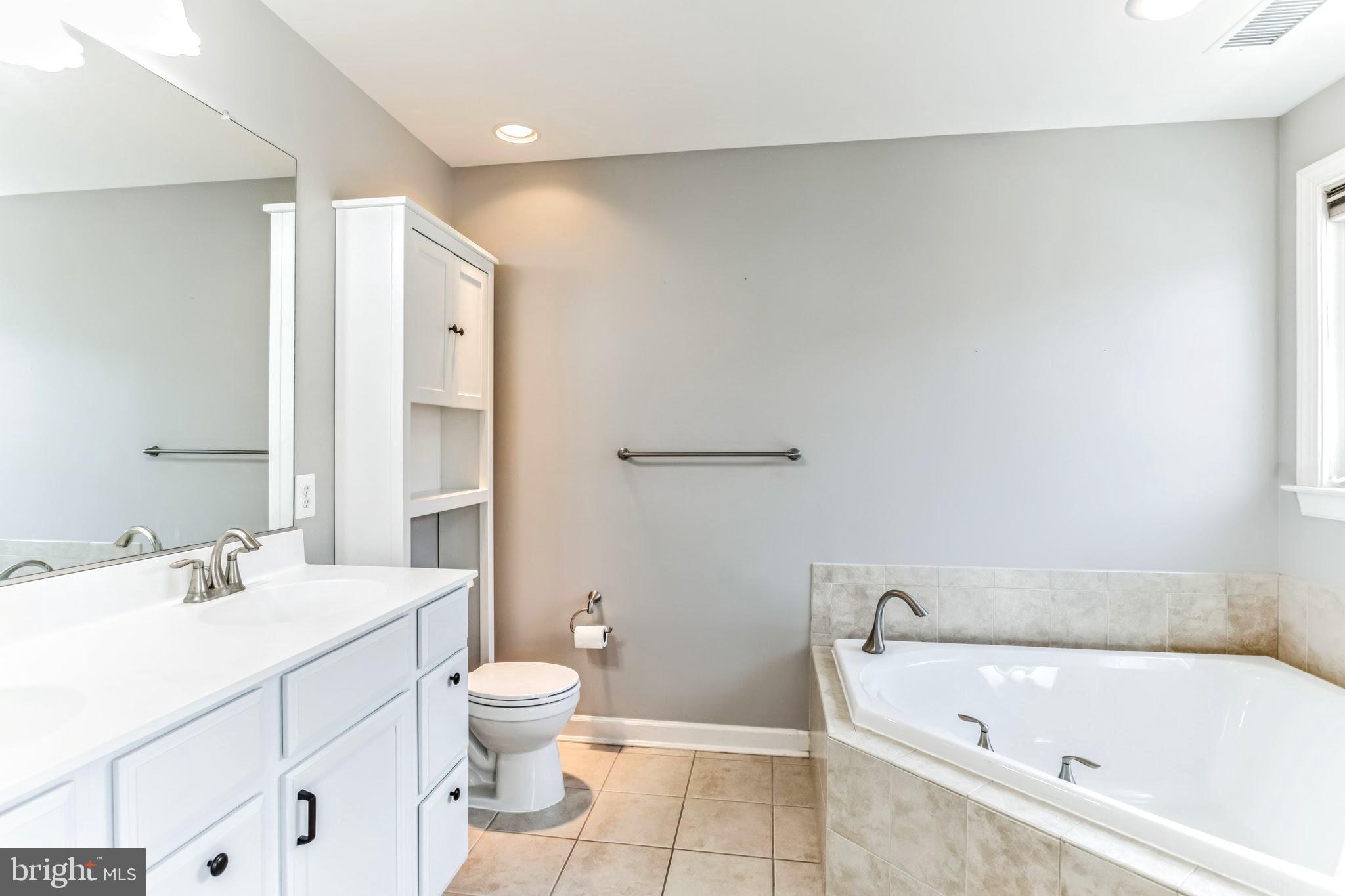 NORTHRIDGE VILLAGE - Residential