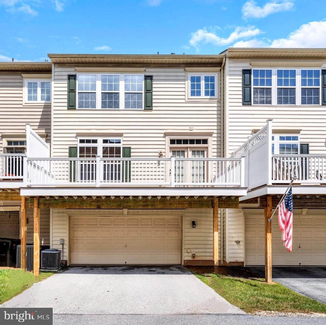 NORTHRIDGE VILLAGE - Residential