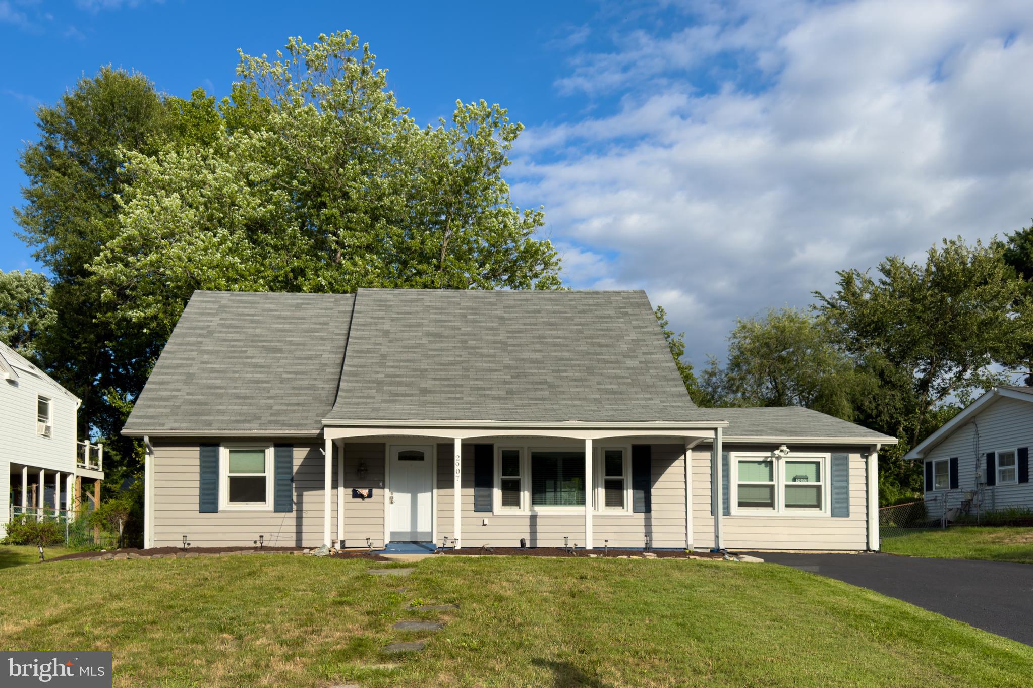 2907 BRIERDALE LANE