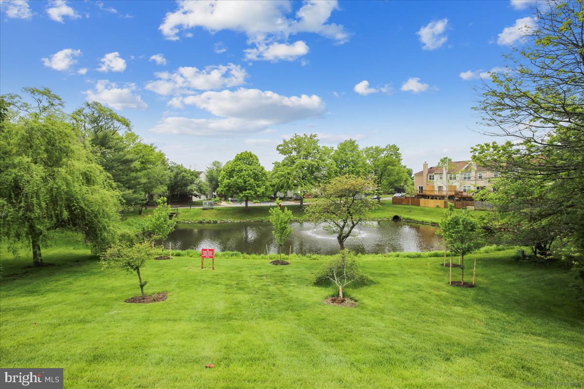 VICTORIA CROSSINGS AT MANCHESTER LAKES - Residential Lease