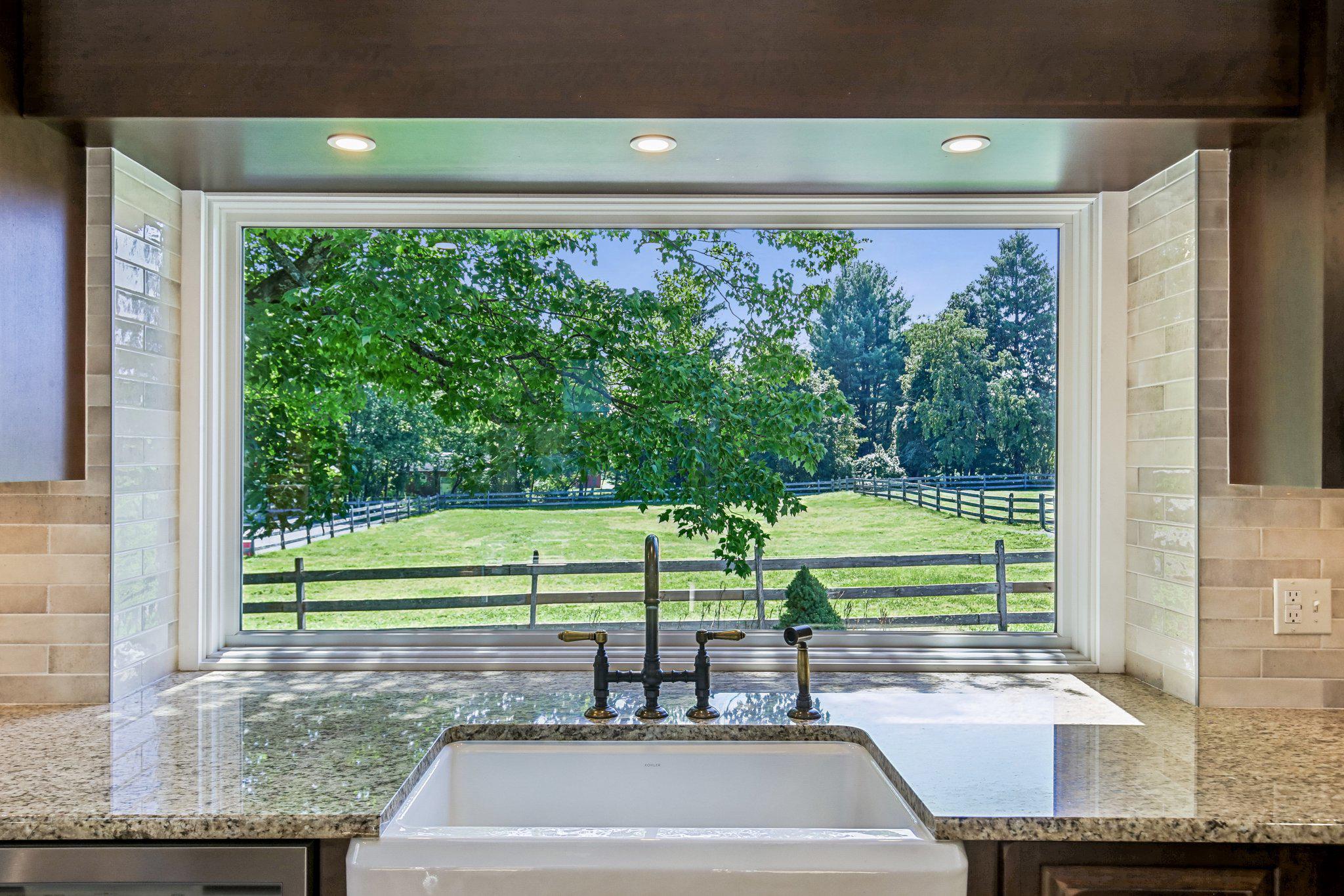 152 LAMBERTVILLE HQTS ROAD